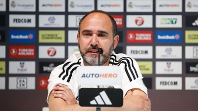 Chus Mateo: “The demands of the playoffs are sky high and we're ready”