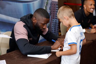 acto de firmas en girona