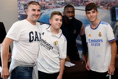 acto de firmas en girona