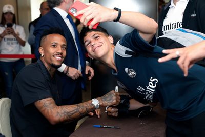 acto de firmas en girona