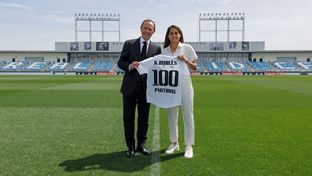 Kenti Robles, 100 appearances for Real Madrid