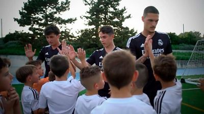 Los capitanes del Castilla entrenan a la cantera