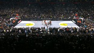 Minuto de silencio en el Stark Arena