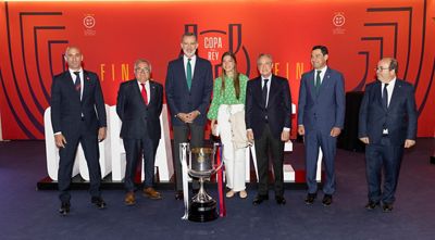 recepción con el rey antes de la final de copa