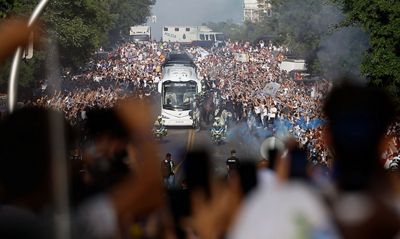 llegada del real madrid al santiago bernabéu