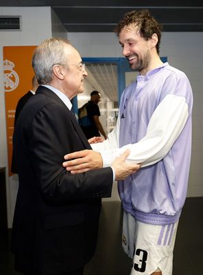 florentino pérez saludó a los jugadores por el pase a la final four