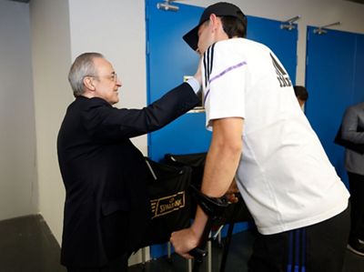 florentino pérez saludó a los jugadores por el pase a la final four