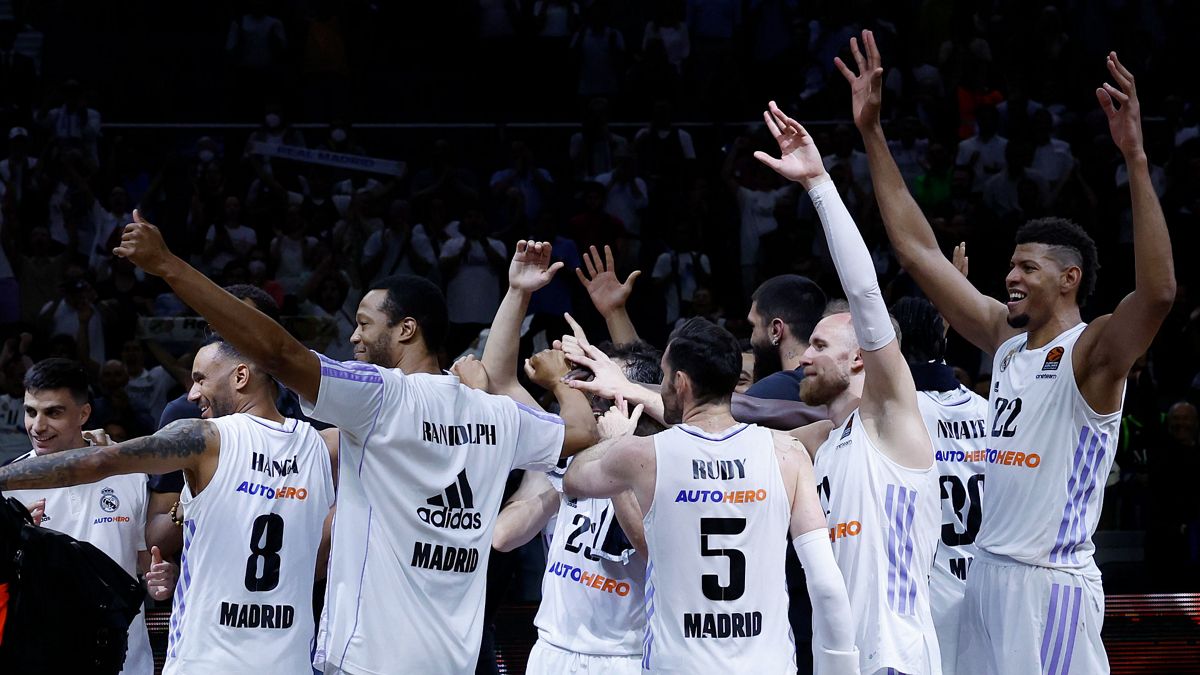 98-94: A la Final Four tras una remontada histórica| Real Madrid C.F.