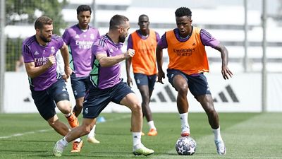 The team continues their preparation for the match against Manchester City.