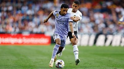 1-0: Derrota em Valência, de novo com polémica na arbitragem e no VAR