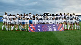 Las jugadoras del Real Madrid, con camisetas de Vini Jr.