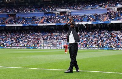 homenaje del santiago bernabéu a vinicius júnior