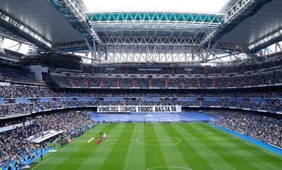 homenaje del santiago bernabéu a vinicius júnior