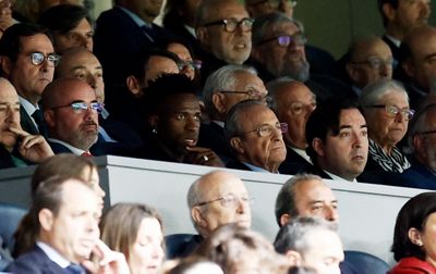 homenaje del santiago bernabéu a vinicius júnior