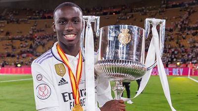 Mendy cumple 28 años
