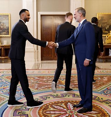 el rey felipe vi recibe a los campeones de europa