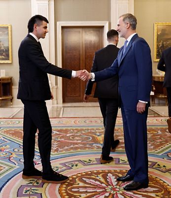 el rey felipe vi recibe a los campeones de europa