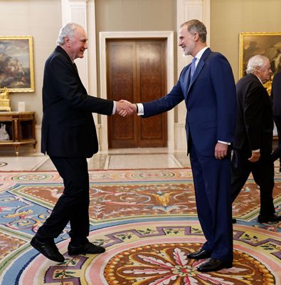 el rey felipe vi recibe a los campeones de europa