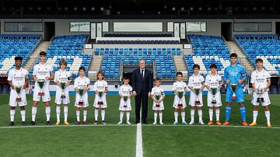 Club president visits the youth teams