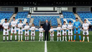 Club president visits the youth teams