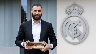 Benzema recebe o prémio Marca Leyenda
