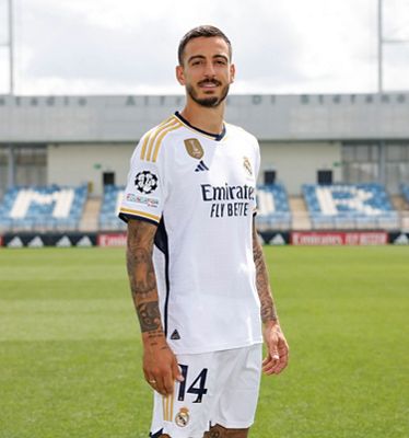 joselu posó con la camiseta del real madrid
