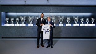 Joselu, presentado como nuevo jugador del Real Madrid