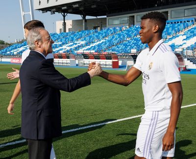 el presidente con el castilla antes de la final por el ascenso