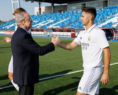 el presidente con el castilla antes de la final por el ascenso