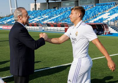 el presidente con el castilla antes de la final por el ascenso