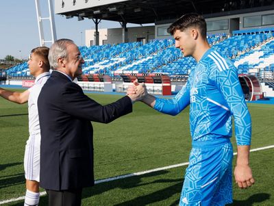 el presidente con el castilla antes de la final por el ascenso