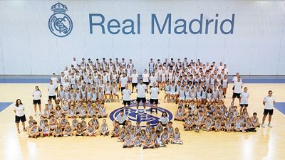 Felipe Reyes, en el campus de baloncesto de la Fundación Real Madrid