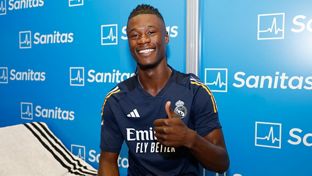 Reconocimientos médicos de Modrić y Camavinga