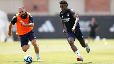 O jogo das 21 Taças dos Campeões Europeus em Los Angeles