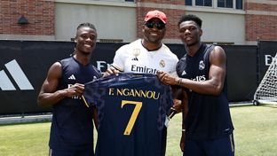 Francis Ngannou acudió al entrenamiento en UCLA