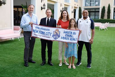 butragueño y roberto carlos con las peñas madridistas en estados unidos