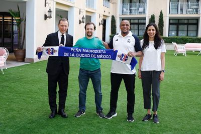 butragueño y roberto carlos con las peñas madridistas en estados unidos