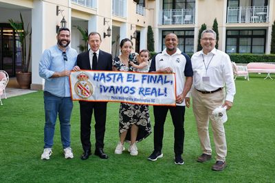 butragueño y roberto carlos con las peñas madridistas en estados unidos