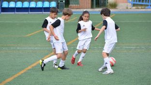 El Club Tejar de Somontes albergará una nueva escuela de fútbol de la Fundación Real Madrid
