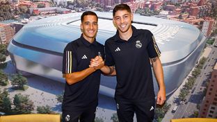 Valverde y Lucas&nbsp;Vázquez, protagonistas en la sesión de firmas en Vigo