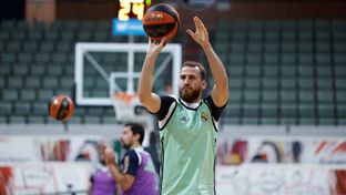 El Real Madrid se entrenó en el Palacio de los Deportes de Murcia