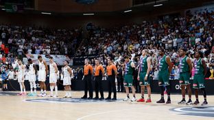 Minuto de silencio en memoria de Pepe Domingo Castaño