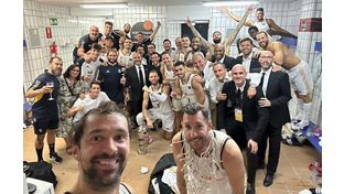 La celebración de los campeones en el vestuario