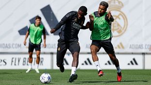 Último entrenamiento antes del estreno en la Champions