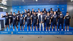 Real Madrid players receive digital Sanitas cards