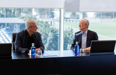 tim cook visita la ciudad real madrid