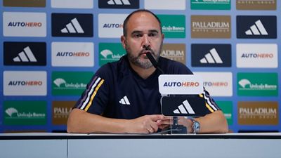 Chus Mateo: “Hay que hacer un buen partido defensivo para ganar en Granada”