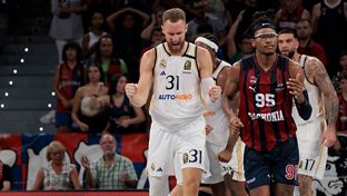 77-79: The reigning champions get off to a formidable winning start in Euroleague