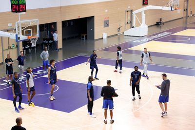 los dallas mavericks se entrenan en la ciudad real madrid
