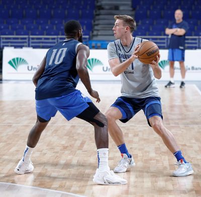 entrenamiento de los dallas mavericks en el wizink center